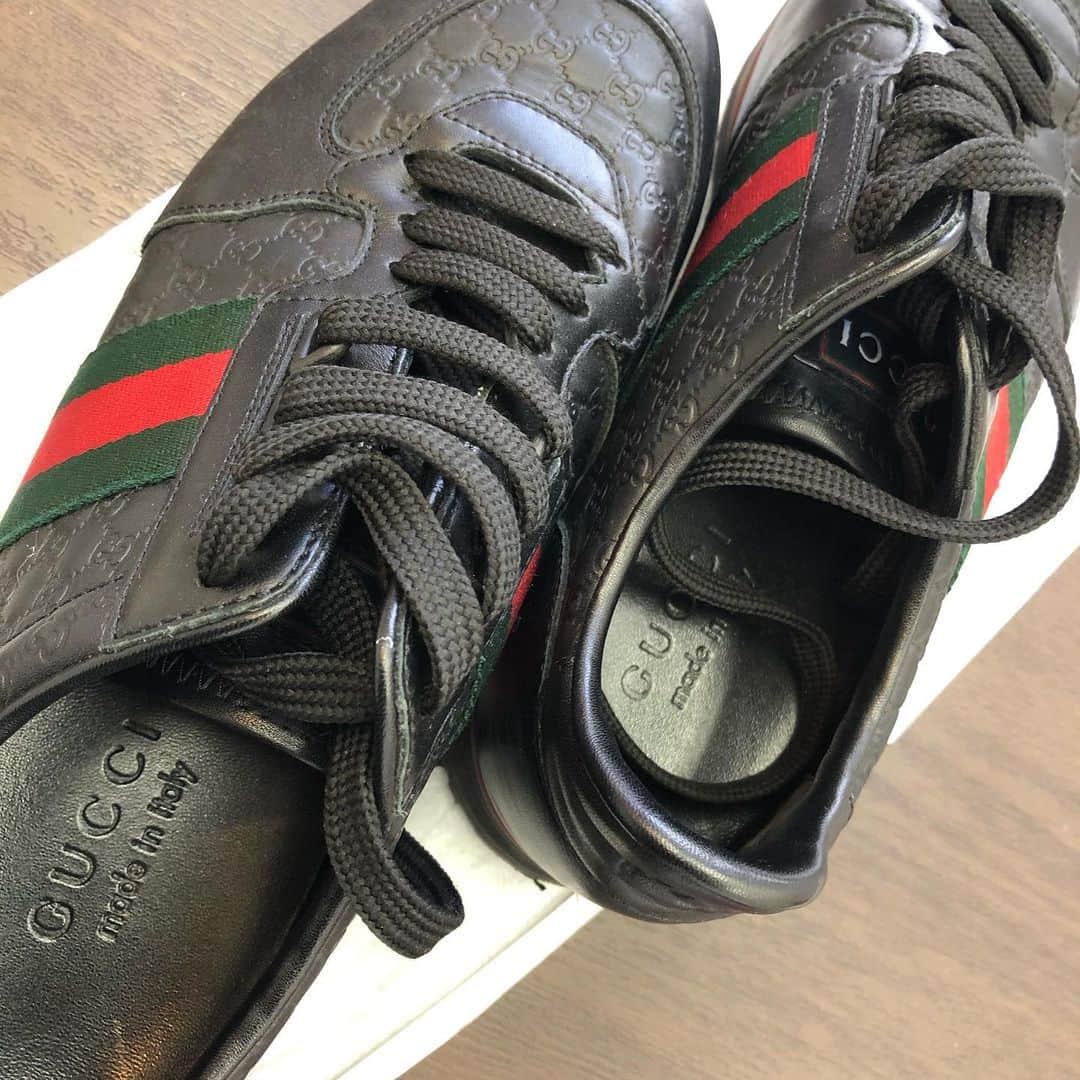 ブランド EXのインスタグラム：「グッチ　スニーカー お買取致しました！ .  #杉並区 #高価買取 #高井戸 #浜田山 #井の頭線 #ブランドEX #営業 #女性スタッフ在籍 #お気軽にどうぞ😊 #断捨離 #片付け #整理して出てきた商品 #拝見させて下さい！ #出張買取も致します #生前整理 #貴金属 #切手 #金券 #金買取 #ダイヤ高価買取」