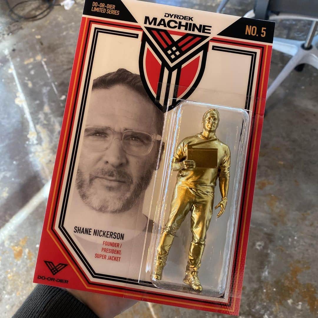 ロブ・ディアデックのインスタグラム：「Forever immortalized in gold! Thank you to my @superjacketproductions co-founder @shanenickerson, for not only creating a path to a television career for me, but orchestrating the pieces of a great company! 🙏🏼 #doordier #manufacturingamazing @dyrdekmachine」