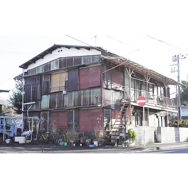 takuma watanabeのインスタグラム：「#鍵泥棒のメソッド #🔑 #堺雅人 #香川照之 #広末涼子 #荒川良々 #♨️ #🧖🏻 #💴 #🔫 #🩸 #📱 #🚗 #🖤」