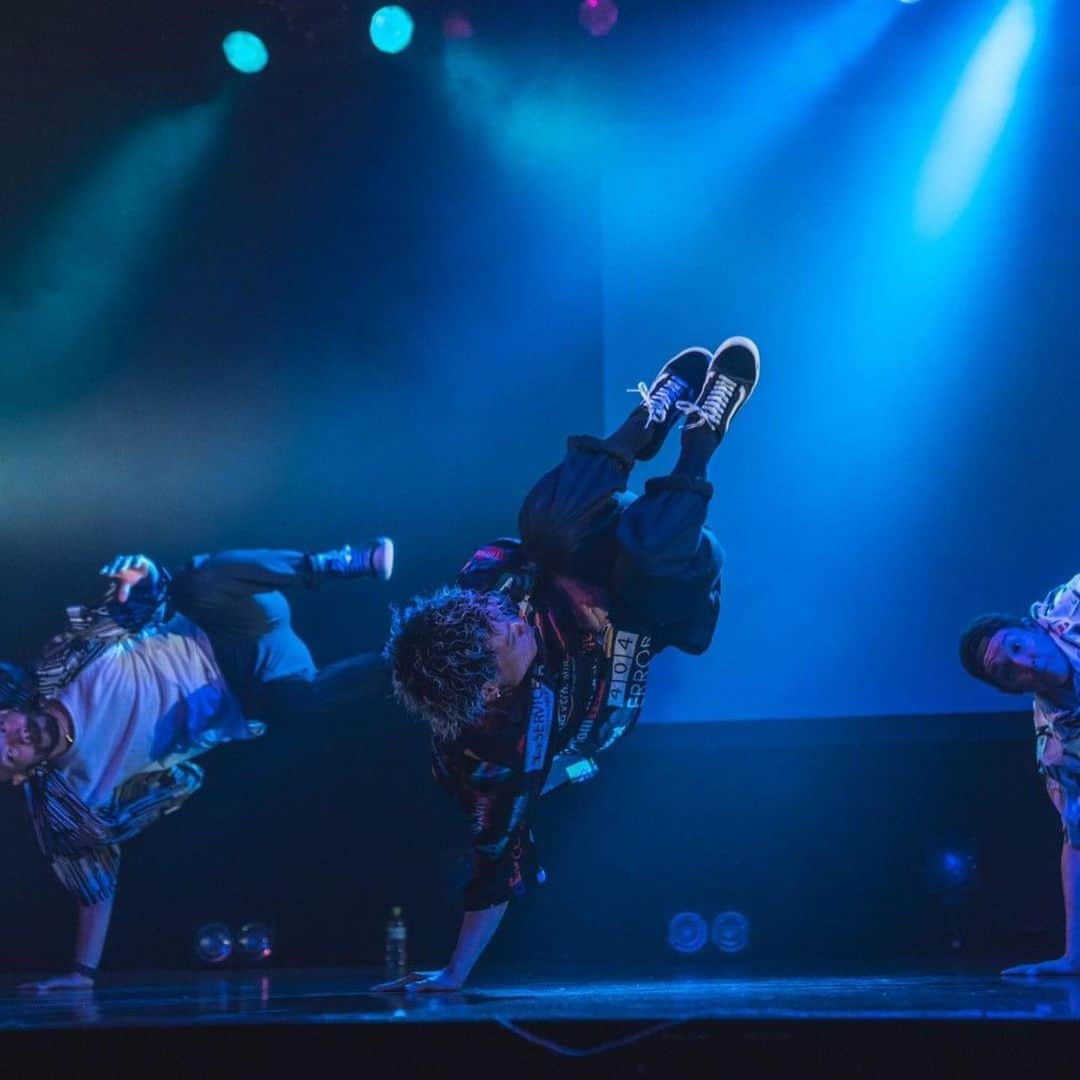 SHUHOさんのインスタグラム写真 - (SHUHOInstagram)「Moment⏱⏲⏰🕰😎﻿ ﻿ ﻿ ﻿ #dance #housedance﻿ #moment #memory﻿  #vans #vetements ﻿ #nike」2月1日 8時37分 - shuho_chiba