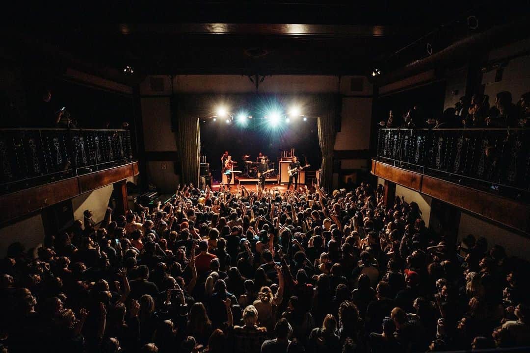 All Time Lowのインスタグラム：「01.30.2020 - New York, NY at @boweryballroom. Had a blast with you all. Photos by @nolanknight」