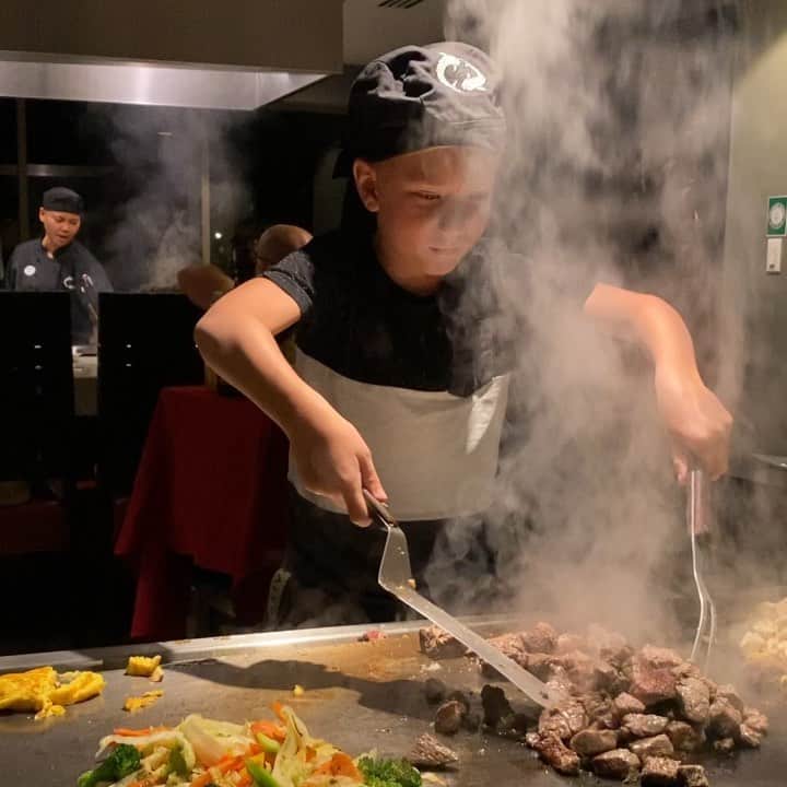ジャクソン・ビーバーのインスタグラム：「Let’s go #grilling」