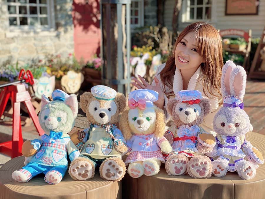 のインスタグラム：「現在発売中の【女性自身】さんに ダッフィーフレンズ特集載せていただいてます❤️ クッキー・アンが可愛すぎるよ🥺❤️❤️❤️ #disneysea #クッキーアン　#tds #ダッフィー　#ダッフィーフレンズ  #ディズニーシー #disney #cookieann #duffy #shelliemay  #gelatoni  #stellalou  #duffyandfriends」