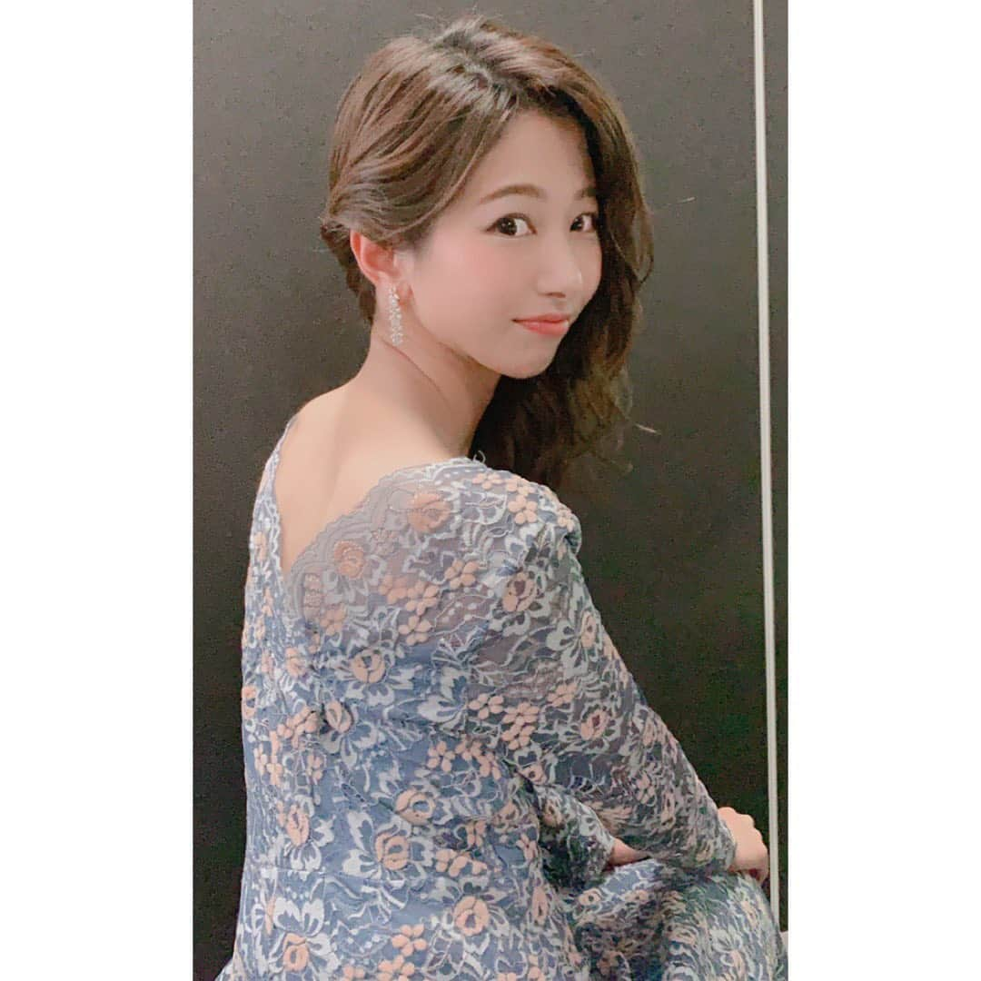 海老原優香さんのインスタグラム写真 - (海老原優香Instagram)「dress up💐﻿ #お花柄 可愛かった〜🙈❤️ ﻿ ﻿ ドレスに合わせて珍しく、デコ出ししてみました☺︎ ﻿ ﻿ ﻿ #hallo#february#❤️﻿ #cute#hairarrange#dress#👠﻿ #イヤリング も花柄でした🌸﻿ #たいむとんねる#衣装 #石橋貴明のたいむとんねる」2月1日 10時20分 - ebioffi