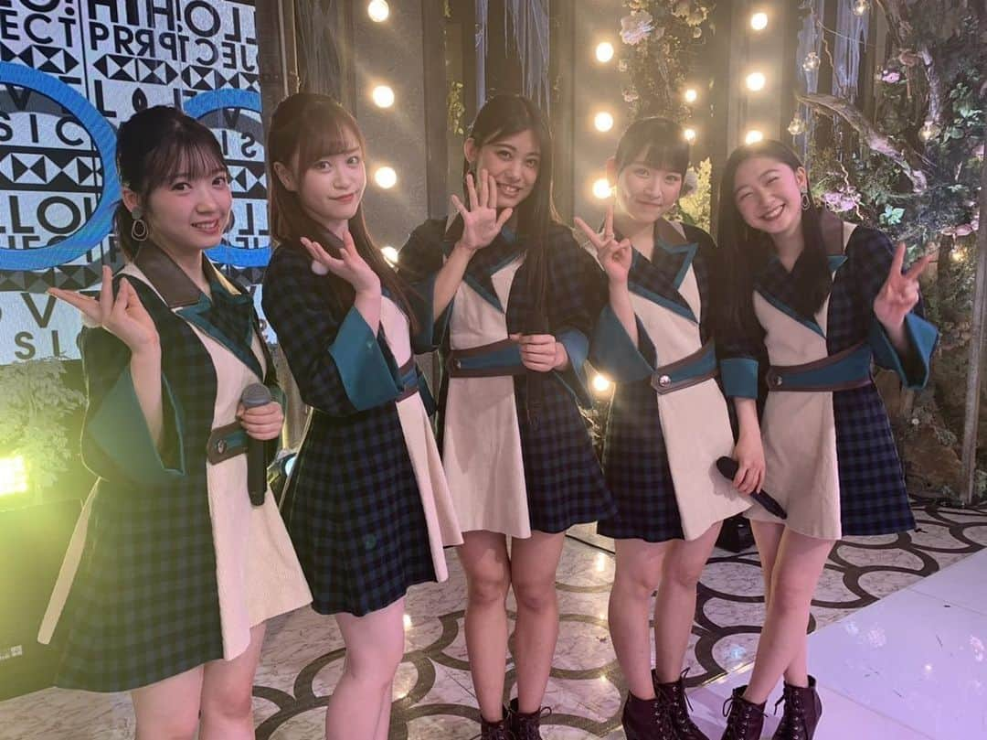 フジテレビ「Love music」さんのインスタグラム写真 - (フジテレビ「Love music」Instagram)「ハロー!プロジェクト SP！！﻿ ハロプロ総勢58名全員集合❗️﻿ ﻿ 明日よる24:30〜放送﻿ ※地域によって放送日程が異なります。﻿ 各放送局のHPにてご確認下さい。﻿ ﻿ つばきファクトリーさんから﻿ オフショット頂きました🍓🍭﻿ ﻿ #Lovemusic﻿ #ハロプロ﻿ #つばきファクトリー ＠tsubakifactory_official﻿ #オフショット﻿ #収録の合間に」2月1日 10時31分 - lovemusic_fujitv