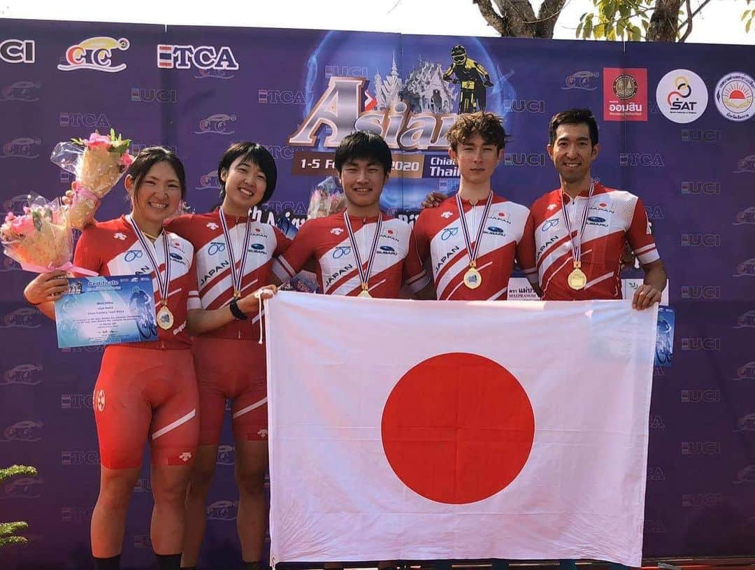 山本幸平さんのインスタグラム写真 - (山本幸平Instagram)「Team 🇯🇵 take a win 🥇Team Relay 2020 #asianchampionship #mtb #2020 #dreamseekermtbracingteam @cannondalejapan @daiken_corporation @teamdaito @bikeranch @maxxisbike @oakleyjapan @tokachimainichi #アルムシステム #日本写真判定株式会社 @hokuo_knot #北王コンサルタント#開西病院 #スポーツ医科歯科研究会 @wavenyan @shimano_cycling_japan #ergomotionch  #マグオン #enemoti @mizutanibicycle @stansnotubes @esigrips @cycliq #fightwithlefty #弱虫ペダル #さくら不動産 #carmate #スポーツアロマコンディショニング @tcs_international @solestarjapan @team_nippon」2月1日 16時17分 - kohey55