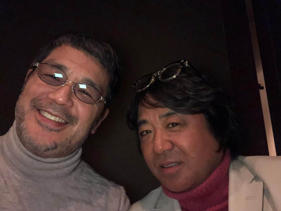 高田延彦さんのインスタグラム写真 - (高田延彦Instagram)「最高タイム！写真家・宮澤正明さんと久しぶりにサシ飲み！初写真集を作って貰って以来30年近いお付き合い、私のアニキ的存在です、改めて経歴を見たら凄え人だわ。  #宮澤正明  #写真家  アーティスト  #アニキ #久しぶり  #最高タイム」2月1日 10時55分 - takada_nobuhiko