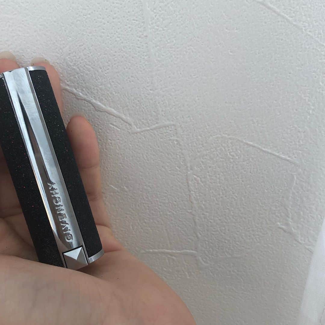 野島樺乃のインスタグラム：「最近のリップは  GIVENCHY のブラックリップ💄. かわいいんですよ」