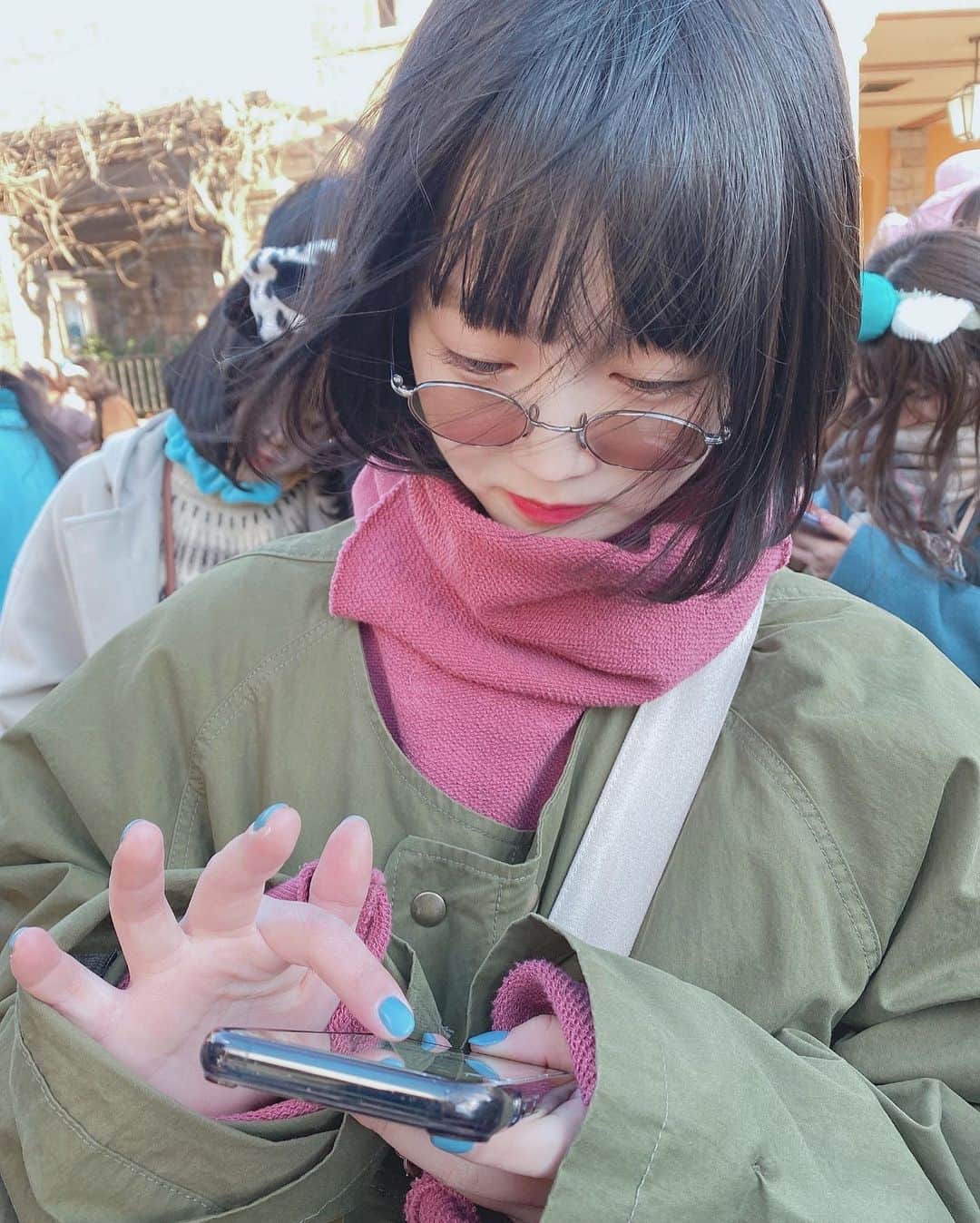 中川美優さんのインスタグラム写真 - (中川美優Instagram)「昨日はじめてソアリンとやらに乗った爆風ディズニー待ち時間のゲームの時間が1番楽しい爆風ディズニー#美優のふく#メガネのオタク#ayame」2月1日 11時45分 - nakagawamiyuu