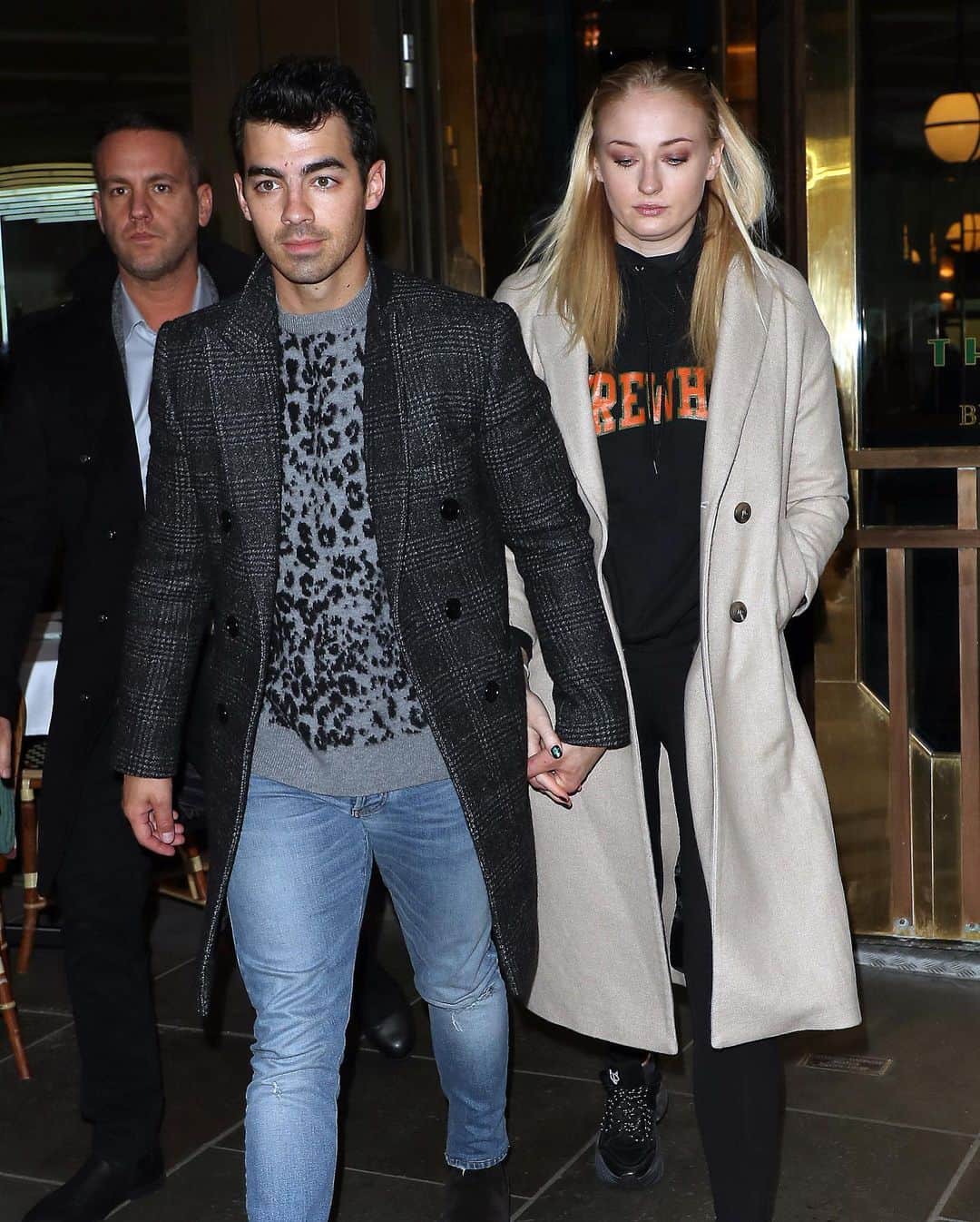 Just Jaredさんのインスタグラム写真 - (Just JaredInstagram)「@sophiet and @joejonas spent the day together in London on Thursday during his day off from touring! #SophieTurner #JoeJonas Photos: GC Images」2月1日 11時49分 - justjared