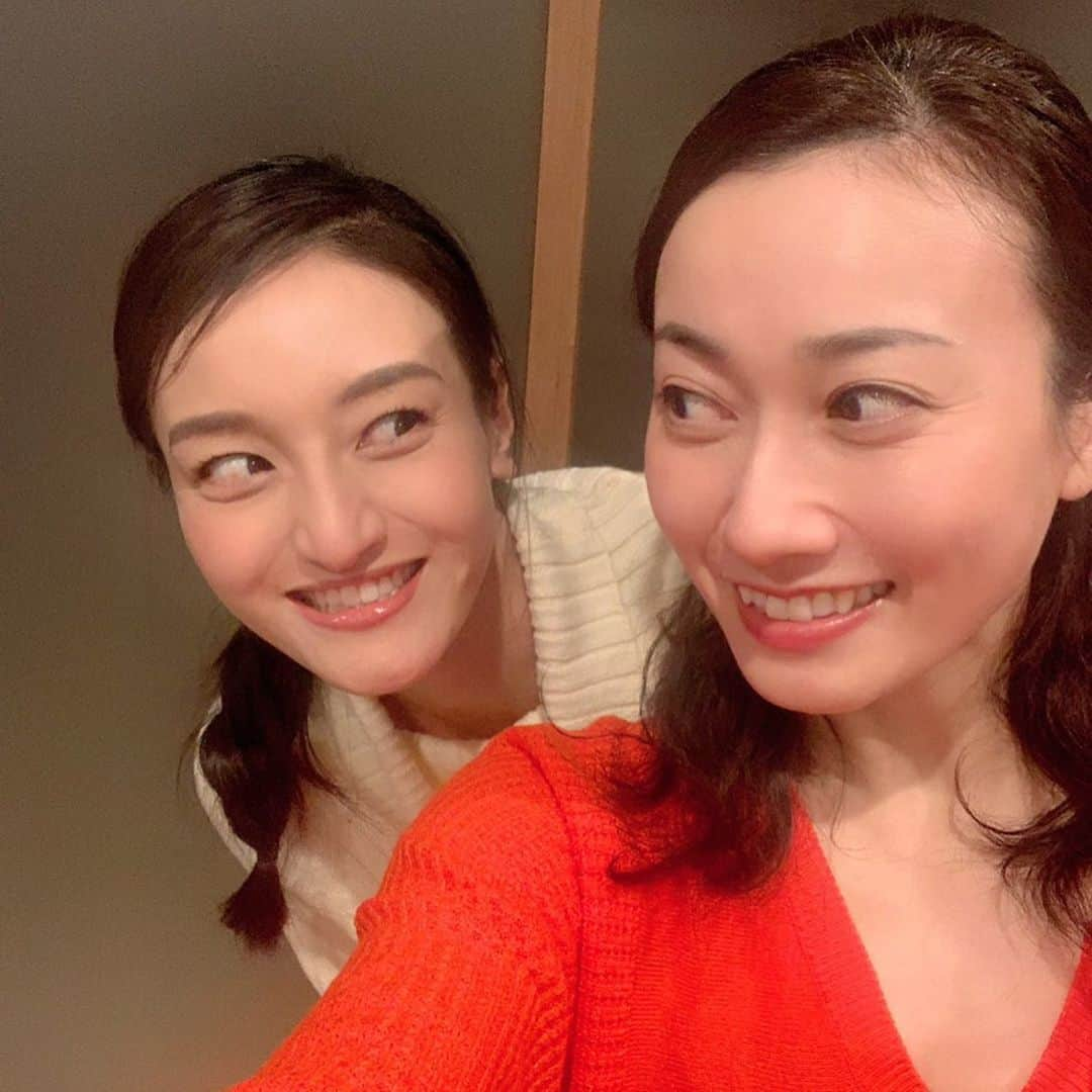 瑞羽奏都（水谷美月）さんのインスタグラム写真 - (瑞羽奏都（水谷美月）Instagram)「はるさんとお稽古でした🎶 ステージングもつきました💃🕺 あっ、1シーン振付考える宿題あり…振付の神様…降りてきて(笑) 素敵なものができるよう、頑張る💪  お稽古終わりに、またしてもはるさんの手料理をご馳走になりました🍴 パパパっと毎度手際よく作って下さる👏そして、本当美味しい💕 はるさんから教えてもらった鶏のササミの大葉巻き、今度作ってみよ！ ご馳走様でした😋  #宝塚og #花組 #天宮菜生 さん#89期 #一個上 さん #月組 #瑞羽奏都 #水谷美月 #90期  #手料理 #鶏のささみ #大葉巻き  #帆立とブロッコリーのガーリック炒め  #餡掛けご飯」2月1日 12時05分 - mizuki.m_mizuha