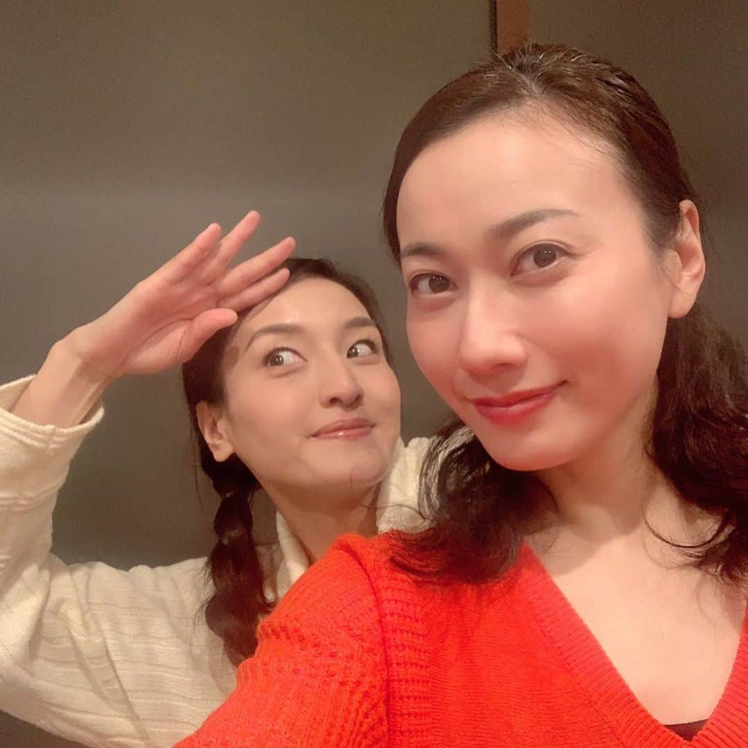 瑞羽奏都（水谷美月）さんのインスタグラム写真 - (瑞羽奏都（水谷美月）Instagram)「はるさんとお稽古でした🎶 ステージングもつきました💃🕺 あっ、1シーン振付考える宿題あり…振付の神様…降りてきて(笑) 素敵なものができるよう、頑張る💪  お稽古終わりに、またしてもはるさんの手料理をご馳走になりました🍴 パパパっと毎度手際よく作って下さる👏そして、本当美味しい💕 はるさんから教えてもらった鶏のササミの大葉巻き、今度作ってみよ！ ご馳走様でした😋  #宝塚og #花組 #天宮菜生 さん#89期 #一個上 さん #月組 #瑞羽奏都 #水谷美月 #90期  #手料理 #鶏のささみ #大葉巻き  #帆立とブロッコリーのガーリック炒め  #餡掛けご飯」2月1日 12時05分 - mizuki.m_mizuha