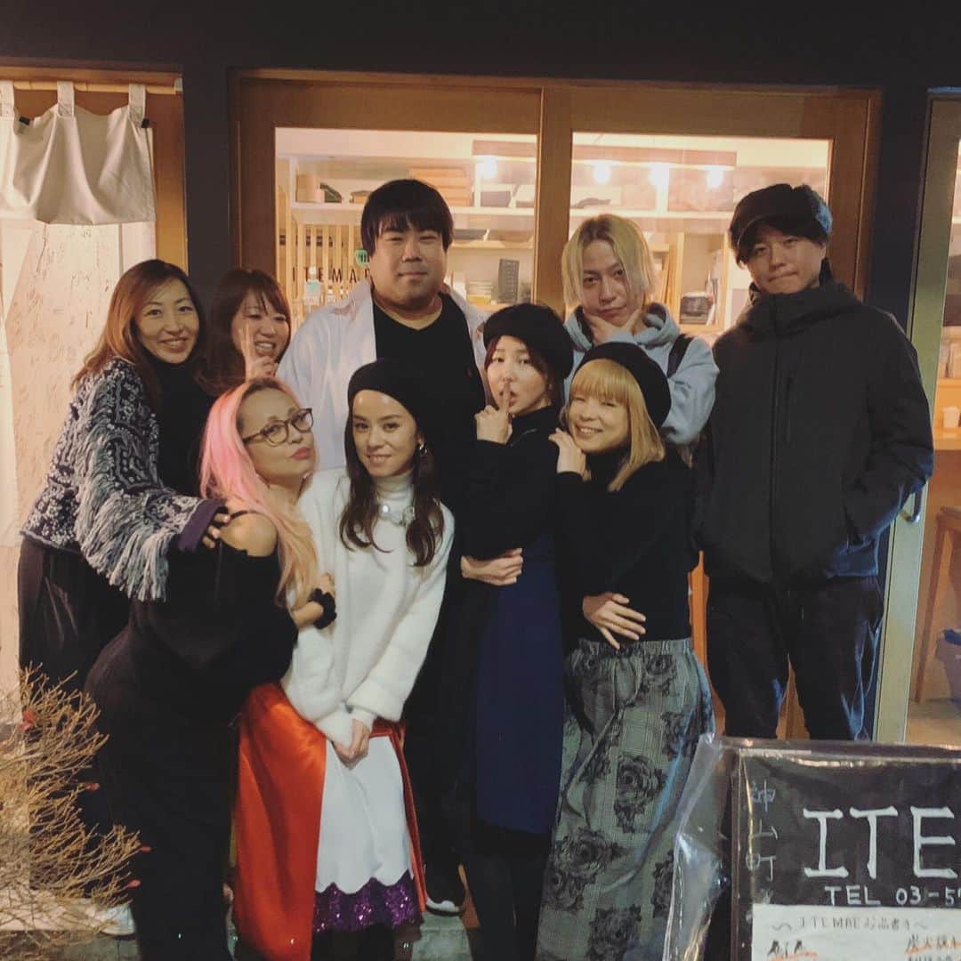 azumiのインスタグラム：「ちょっと前ですが 事務所の大人組で新年会  #asobisystem  #capsule #中田ヤスタカ #こしじまとしこ #RAMRIDER #MEG #ニーコ #azumi #wyolica」