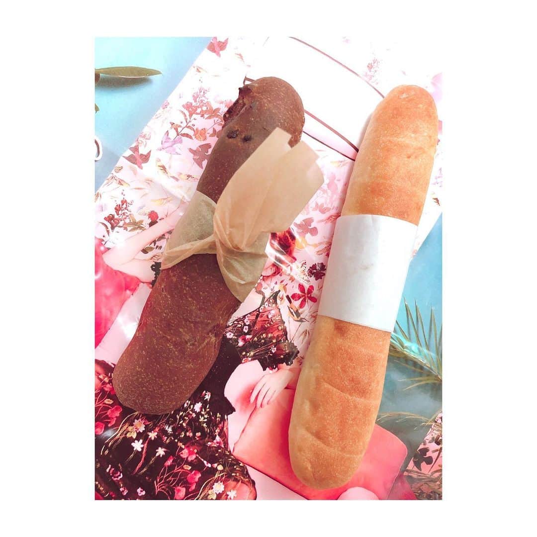 理絵さんのインスタグラム写真 - (理絵Instagram)「久しぶりにポワンタージュのミルクフランス🥖美味しい💕  #ポワンタージュ #ミルクフランス #パン #pane #빵 #bread #麻布十番 #tokyo #japan」2月1日 12時03分 - ____rie____
