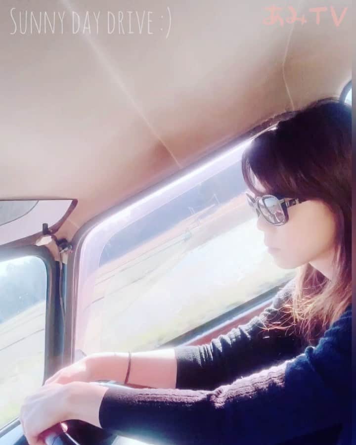 のインスタグラム：「Why don't you ride shotgun? 🌈☀️助手席目線🚘」
