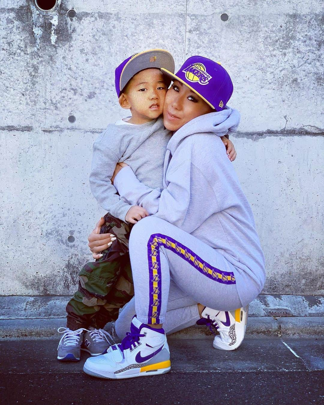 JAMOSAさんのインスタグラム写真 - (JAMOSAInstagram)「We Honer Kobe & Gigi💛💜 #familyfirst #mambamentality #mambacita #blackmamba」2月1日 13時21分 - jamosa148