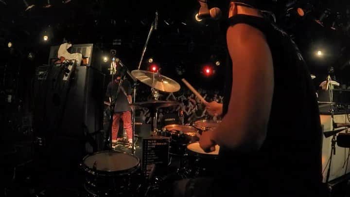 Bunta のインスタグラム：「Room45 ラスサビ前♨️🥁♨️ フロアタムの余韻の長さが完璧👍  #推しフィル集 #drumforhappy #drums #drummer #yamahaphx #yamahadrums #zildjiancymbals」