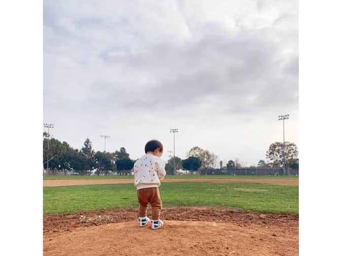 前田健太さんのインスタグラム写真 - (前田健太Instagram)「⚾️ 息子人生初マウンド。 もしかしたら左投げの可能性も。。 #息子 #初マウンド #頑張って #ボール投げてました」2月1日 16時21分 - 18_maeken