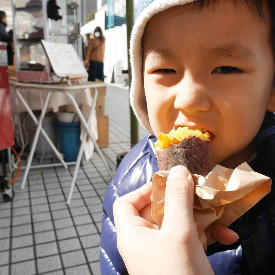 本仮屋リイナさんのインスタグラム写真 - (本仮屋リイナInstagram)「２月、焼き芋にがっつく🍠 #february #フェブラリーイナ」2月1日 16時53分 - riina_motokariya