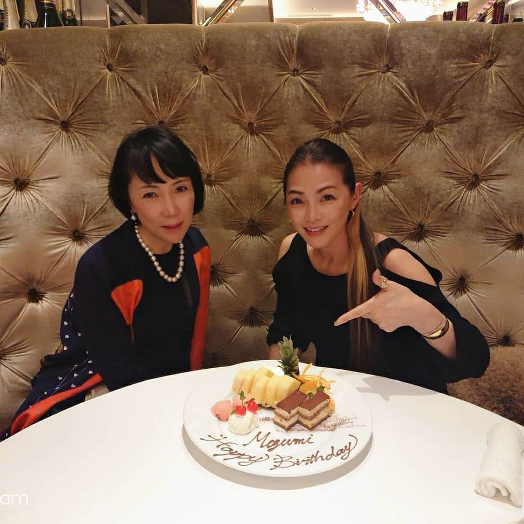 渡辺めぐみさんのインスタグラム写真 - (渡辺めぐみInstagram)「大好きな、真理子さんにお誕生日を、お祝いしていただいちゃった😊❤️❤️❤️😊 真理子さんには、お仕事でも、お世話になってます😊⤴️⤴️⤴️⤴️⤴️ 美味しいお肉、頂きました😊⤴️⤴️⤴️ 「EMPIRE  STEAK HOUSE」 シャトーブリアン最高😃❤️❤️❤️😊 まだまだ、❤️50代❤️健康第一で、満喫します😊👍👍👍 真理子さん、いつも、有り難うございます😊👍 #お誕生日#ステーキ#empiresteakhouse #六本木#美味しい#最高の友人#instagrammer #instagramjapan #instagram #instagramgood #instagramlike」2月1日 16時50分 - meguheart