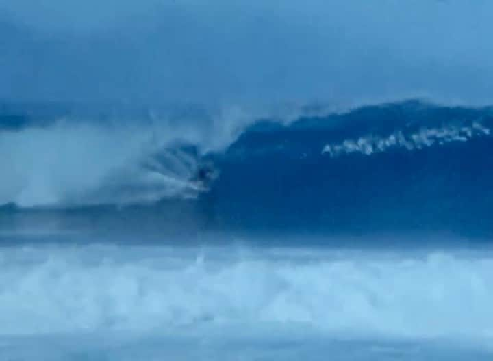 ケリー・スレーターのインスタグラム：「Film by @taylrsltr from the #PipeMasters 2019.」