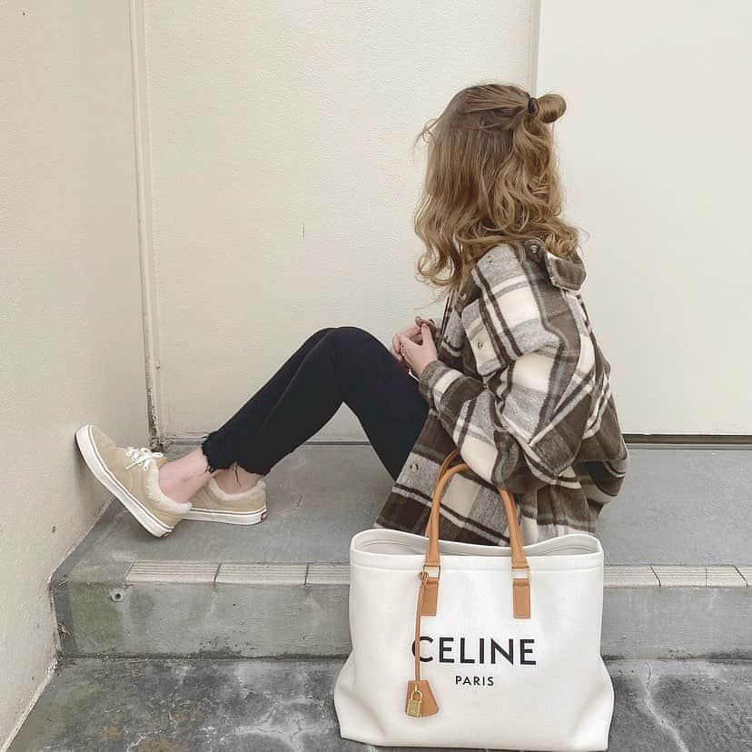 Maiさんのインスタグラム写真 - (MaiInstagram)「#ootd #dholic #fdom #vans #vansera #celine #celinebag #セリーヌ #セリーヌバッグ コーディネートの詳細はブログに書いてます♪」2月1日 17時28分 - maimaimai1016