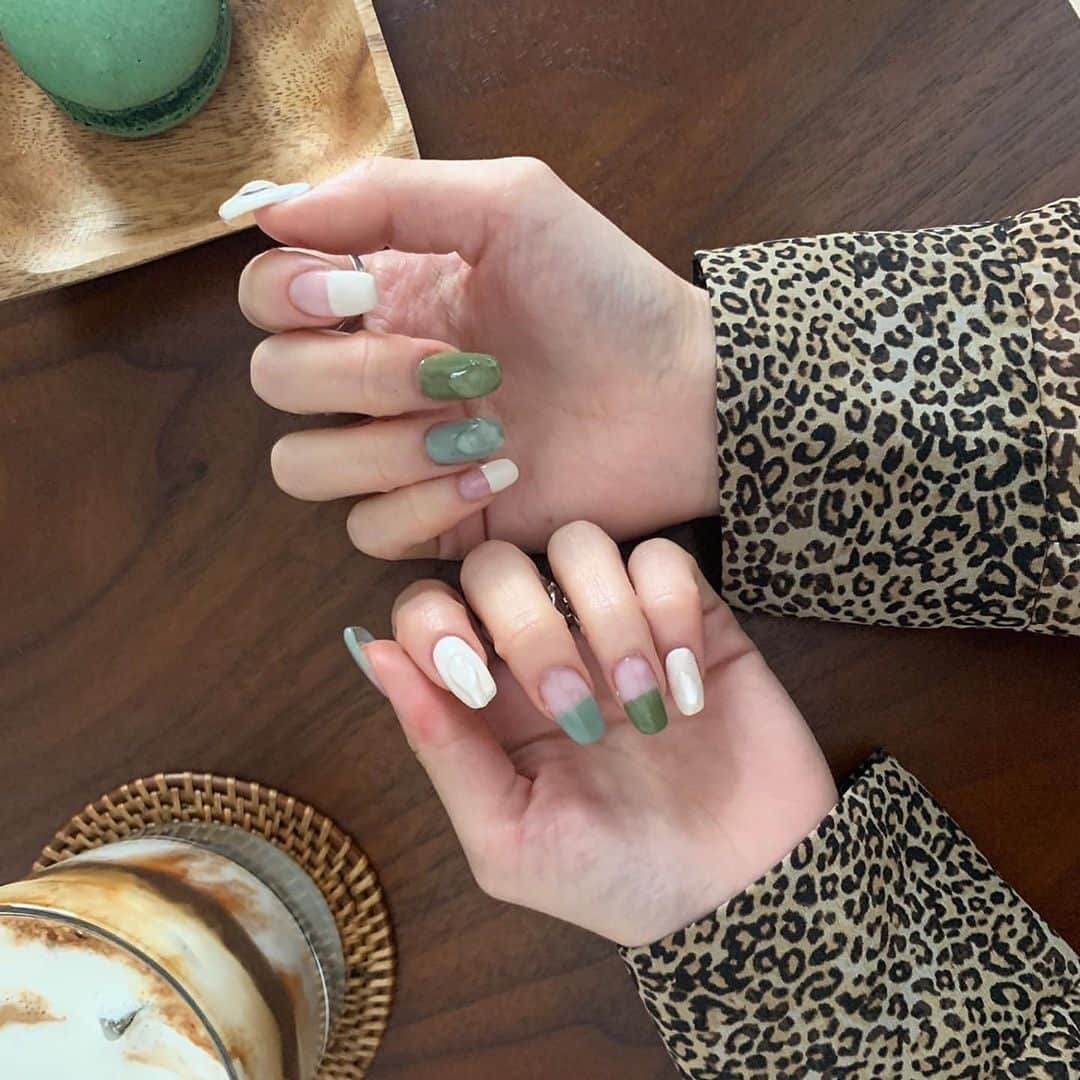 PATRA magazineさんのインスタグラム写真 - (PATRA magazineInstagram)「2/1♡スワイプしてね👉「2020初ネイルカタログ💅👘」⠀ .⠀ 成人式やお正月と、2020になってからすぐたくさんイベントがあった人も。⠀ ⠀ おしゃれなあの子たちの、2020初ネイルは？⠀ ⠀ これからきそうなのはどんなネイル？💅⠀ みんなもPATRAをタグ付けして、おすすめのネイルデザインを教えてね❤︎⠀ .⠀ Thank you 🌹⠀ @nn1011c / @n._salon⠀ @akr36 / @mkxxxbaby⠀ @megu.03_03 / @mgmilk___⠀ @kitty_nome⠀ .⠀ 今女の子の中で流行っているコトやITEMがあればPATRAをタグ付けして教えてね❤︎⠀ 皆さんのすてきな投稿をぜひ紹介させてください！⠀ .⠀ .⠀ #PATRA #お洒落さんと繋がりたい #おしゃれさんと繋がりたい #ネイル #2020初ネイル #初ネイル  #ジェルネイル #セルフネイル #ニューネイル #ネイルデザイン #ワントーンネイル #ニュアンスネイル #ガーリーネイル #ラメネイル #クリアネイル⠀」2月1日 18時30分 - patra__jp