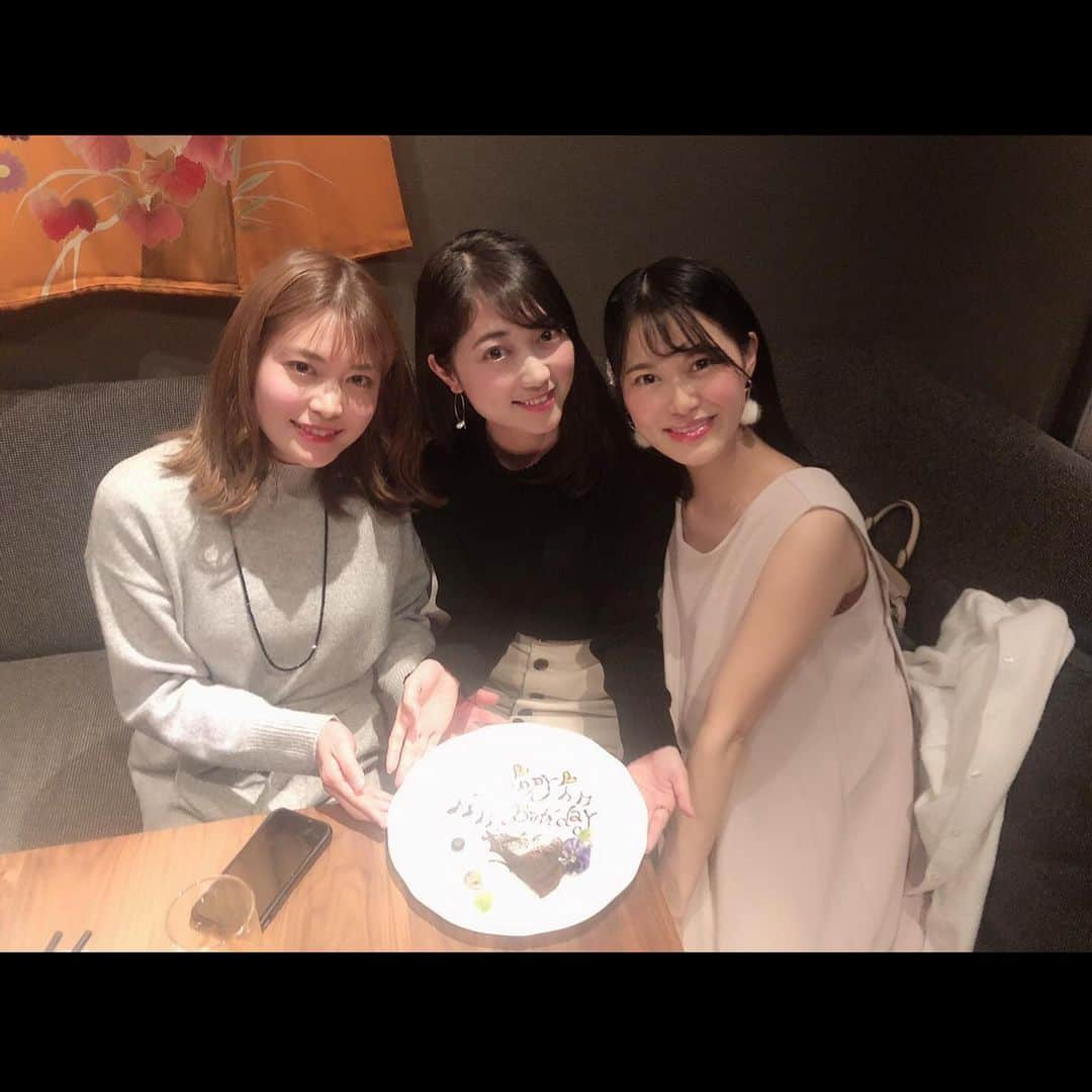 沖玲奈さんのインスタグラム写真 - (沖玲奈Instagram)「2月スタート！今日はインターバル練のクラスに参加して来ました💕 1月の総走行距離は155kmで着地😂✨ 先月は最終週まで結構良いペースで走れていて、初の200km目指せるかな？と思いきや、まさかのドレッドミルで爆速中にすってーーーんと大転倒すると言う事故にあい笑、ラスト一週間は練習お休み😷😷お陰で難易度高めの消毒と手当てに慣れてはきましたw 打撲と大きめの擦り傷でわりと凹み、抜け殻のような最終週を送ってましたがパワフルな友人たちと会って美味しいもの食べて、元気もらえました🥰💕✨笑 マシンを使う時はしっかり集中しないとな🙌 #名古屋ウィメンズ まであと約1ヶ月！出来る限り頑張っていこうー！サブ340目標です！(保身しすぎ？w でもそんなもんか🤣？ #running #runner #fullmarathon #training #workout #フルマラソン #インターバル #皇居ラン #トレーニング」2月1日 18時33分 - reinaoki2508