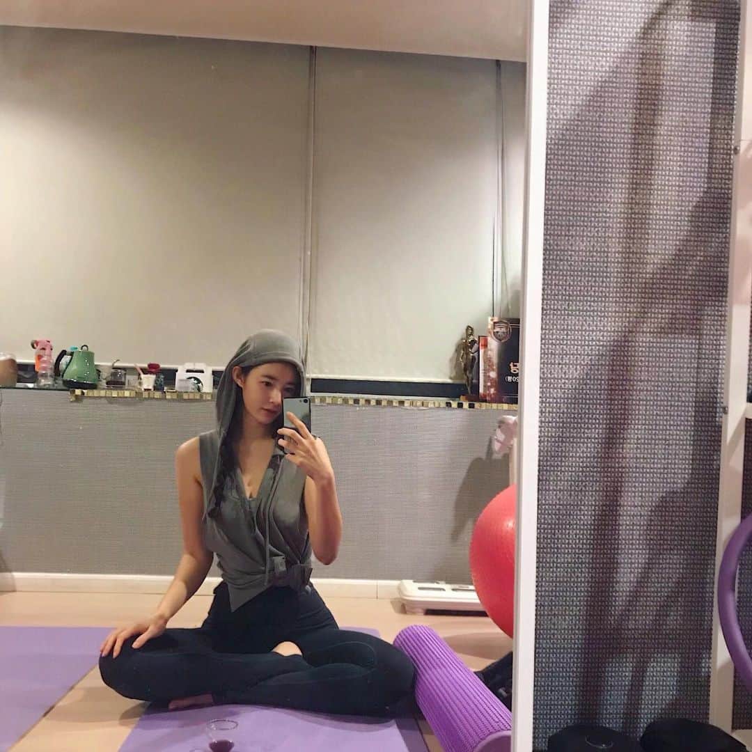 ユ・スンオクさんのインスタグラム写真 - (ユ・スンオクInstagram)「#🧘🏻‍♀️」2月1日 18時33分 - seungok_yu