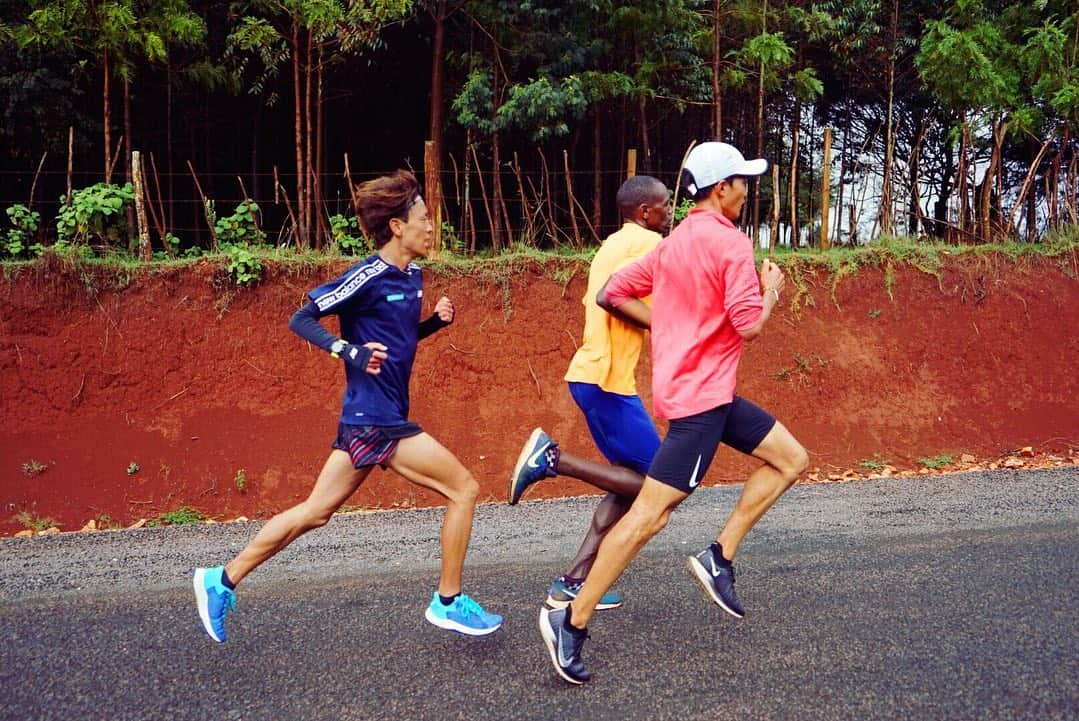 神野大地さんのインスタグラム写真 - (神野大地Instagram)「大迫さんのパワーを頂き最高のロングランでした！🏃‍♂️🇰🇪 #ケニア合宿 #東京マラソン」2月1日 18時39分 - daichi_0913