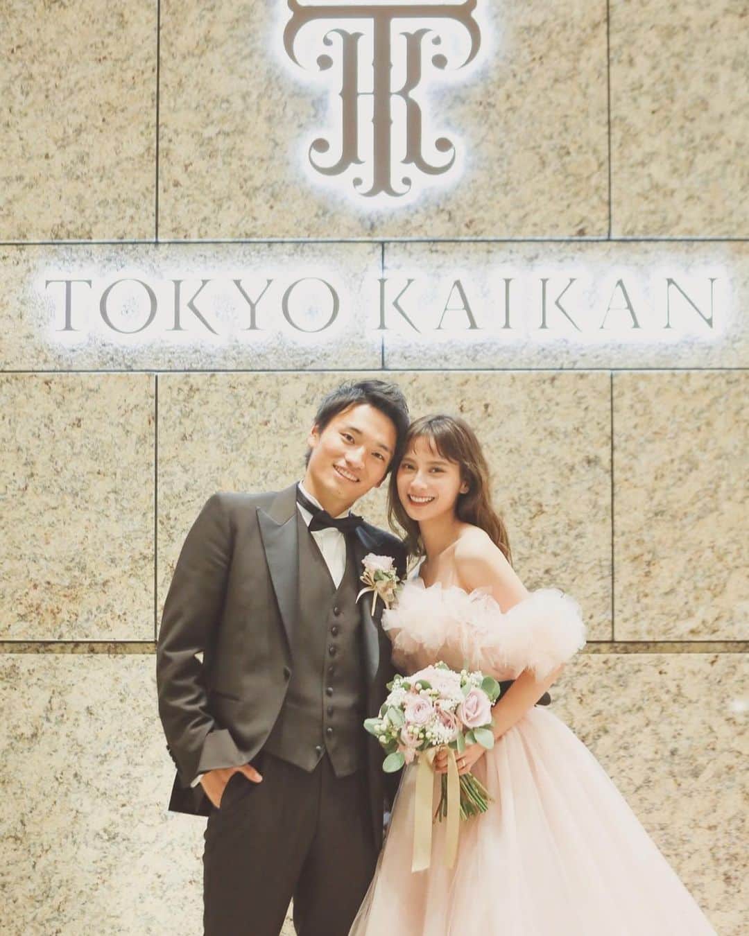 のインスタグラム：「結婚式の写真載せていきます🧚🏼‍♀️ お付き合いください☻  #結婚式　#ウェディング　#ウェディングドレス　#hatsukoendo  #ハツコエンドウ　#東京會舘」