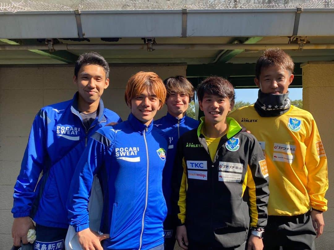 福岡将太のインスタグラム：「キャンプ最終日！ 次はリーグ戦で👍 . #徳島ヴォルティス#福岡将太#西谷和希#浜下瑛 #栃木SC#西谷優希#大島康樹 . 写真は河くんが撮ってくれました😬笑 ありがとう河くん🙄笑」