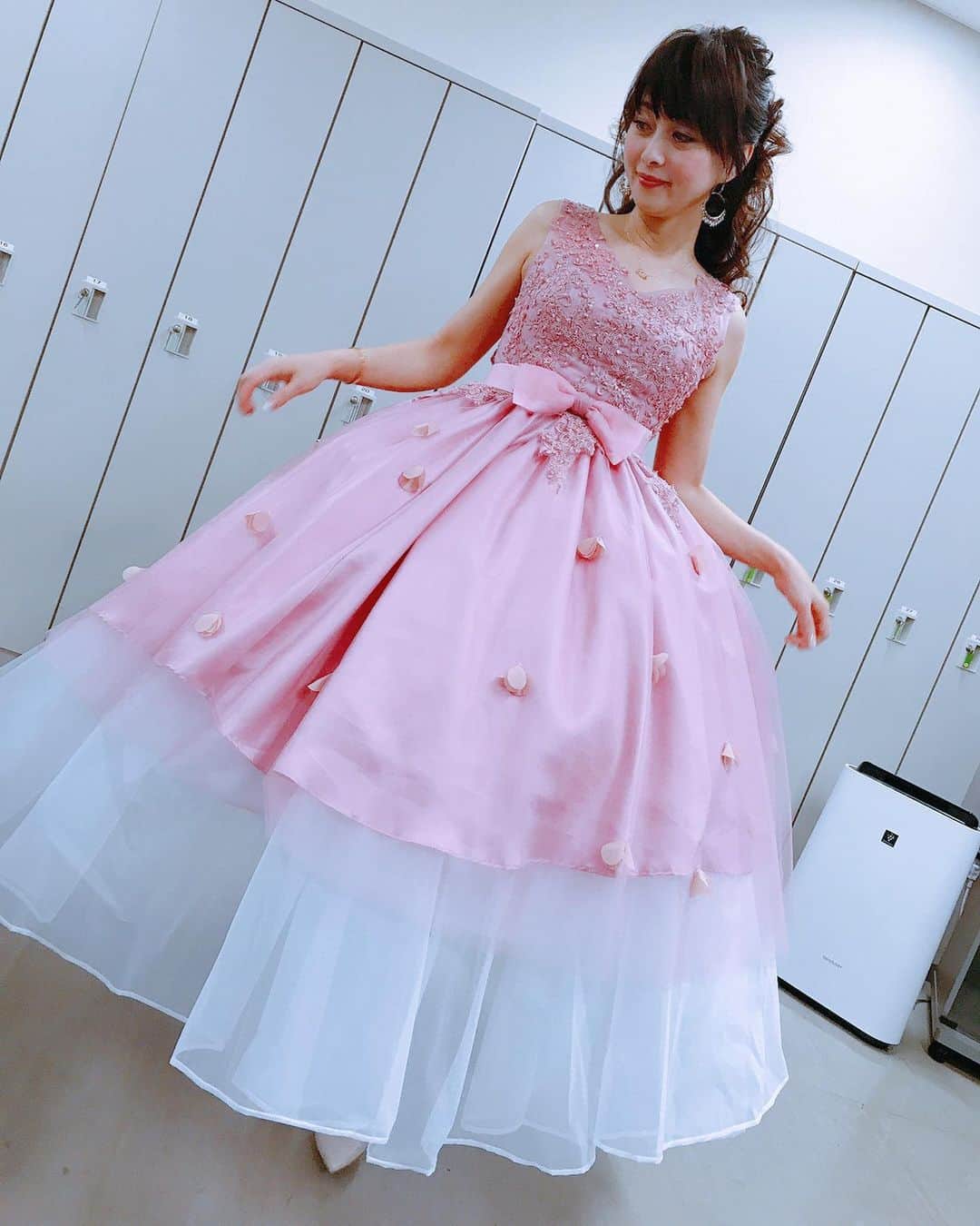 渡辺美奈代さんのインスタグラム写真 - (渡辺美奈代Instagram)「本気の衣装  #ピンク#ドレス #衣装」2月1日 19時58分 - watanabe_minayo