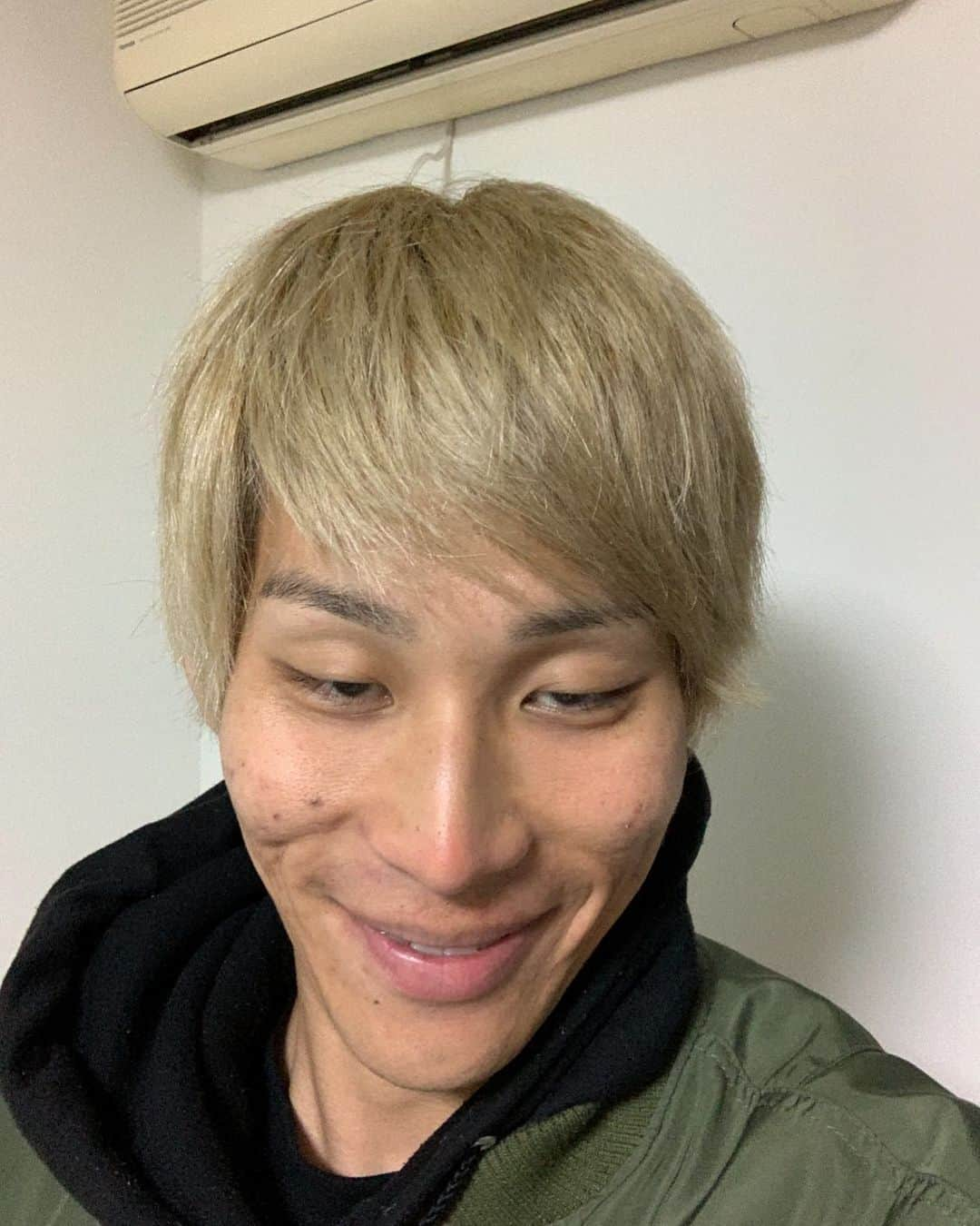 イッシーさんのインスタグラム写真 - (イッシーInstagram)「●ミカンくん変顔五十音「え」 「笑顔失敗」 #たまに写真でなる顔 #半目 #変顔 #五十音 #ニヤけて頂ければいいんです」2月1日 20時13分 - mikankun141