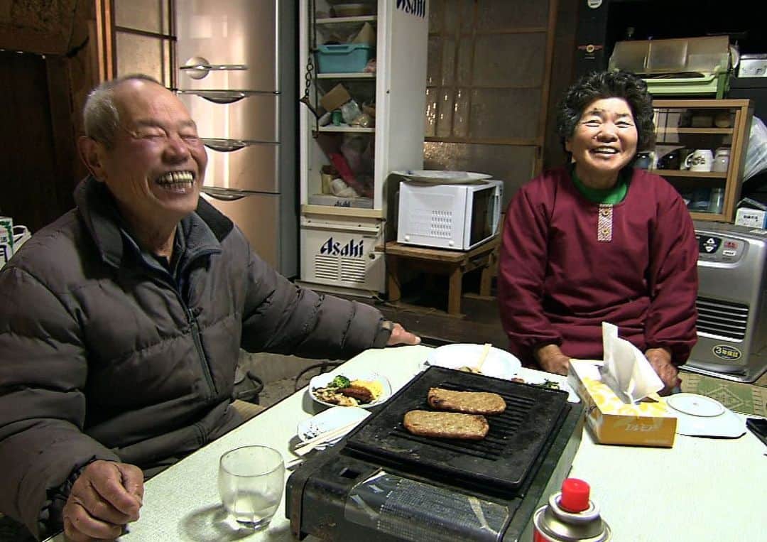吉田奈央さんのインスタグラム写真 - (吉田奈央Instagram)「2/2(日)24:55～日本テレビ  NNNドキュメント'20 50周年特番　あなたは、いま幸せですか？ が放送されます。  全国各局の素敵なエピソードのリレー。  南海放送〝2人のさくら〟 のナレーションを担当しました。  強く優しく温かい 勇じいちゃんと一子ばあちゃん。  2人が育ててきたしだれ桜の物語。 心を込めて読みました。  ぜひ皆さんに見て頂けたら嬉しいです🌸  #NNNドキュメント#Nドキュ#NNN #日本テレビ#日テレ#RNB#ytv #NTV #しだれ桜#愛媛県#内子町#南海放送 #あなたはいま幸せですか#sakura#Japan」2月1日 20時12分 - naoyoshida0903