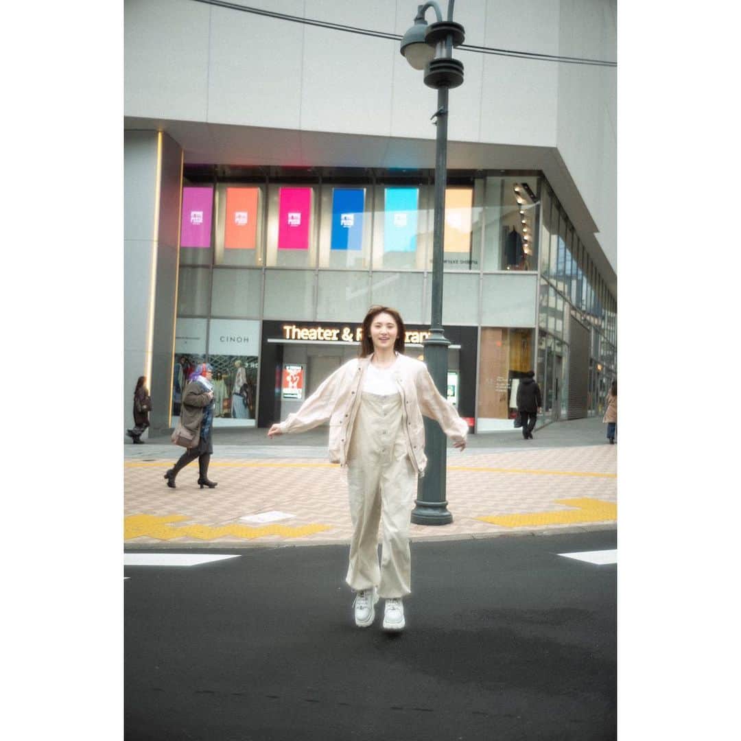 大久保聡美さんのインスタグラム写真 - (大久保聡美Instagram)「明日から毎日筋トレしよ。 明日から。 📷 @otakehiroaki 💇‍♀️ @roots_shibuya2003  #ポートレート #ポートレートモデル #camera #渋谷」2月1日 20時13分 - stm_o_