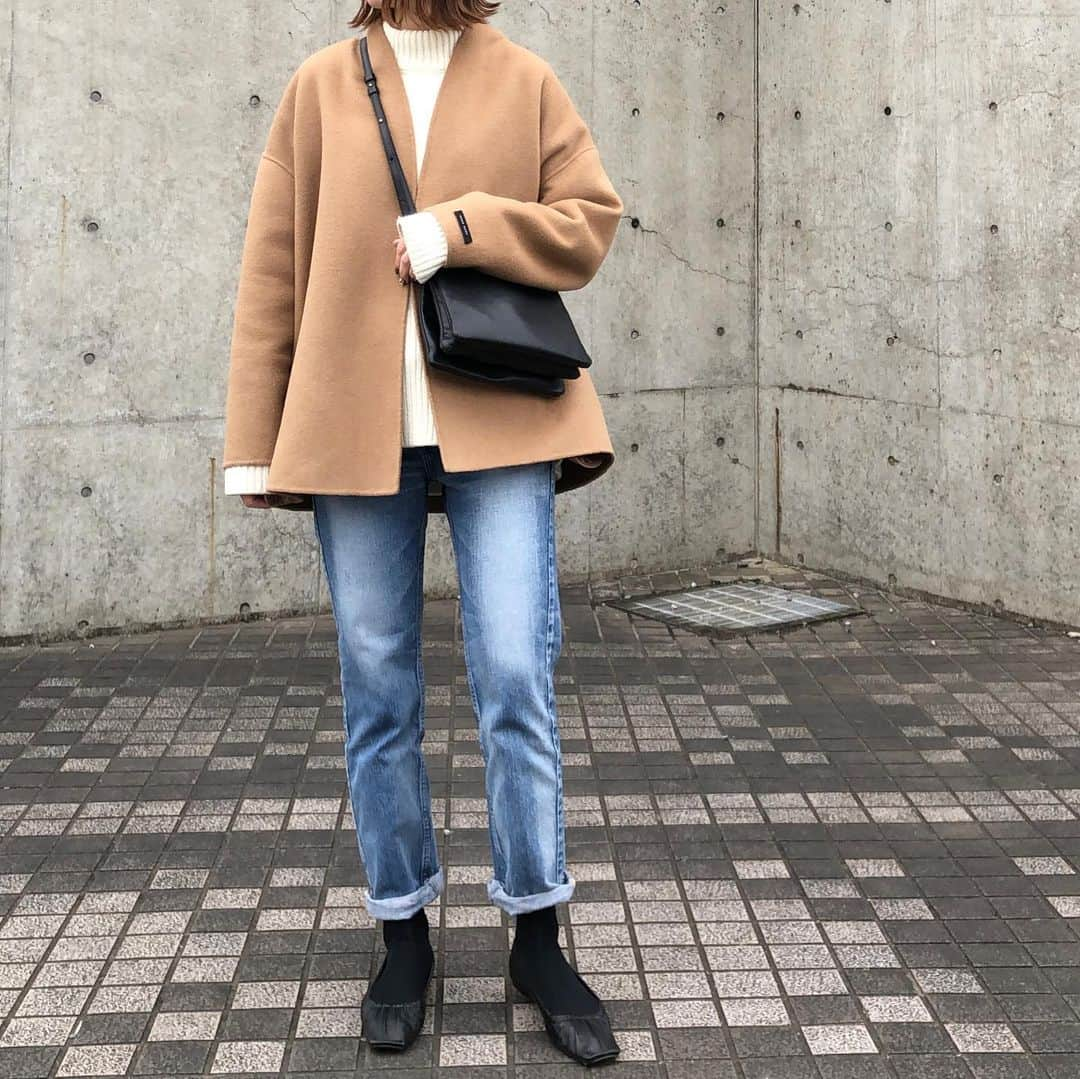 mmk__56さんのインスタグラム写真 - (mmk__56Instagram)「2020.2.1 . . @zara のセールで買ったパンプス🥿 スクエアトゥがいい感じです❤︎ . コート… @na.e_official  ニット… @adametrope  デニム… @upperhights  バッグ… @celine  パンプス… #zara . #ママコーデ#ママファッション#今日の服#今日のコーデ#着回しコーデ#プチプラコーデ#シンプルコーデ#ロカリ#大人カジュアル#locari#ootd_kob#mamagirl#mamagirl_sugotoku#ザラ#アッパーハイツ」2月1日 20時25分 - mmk__56