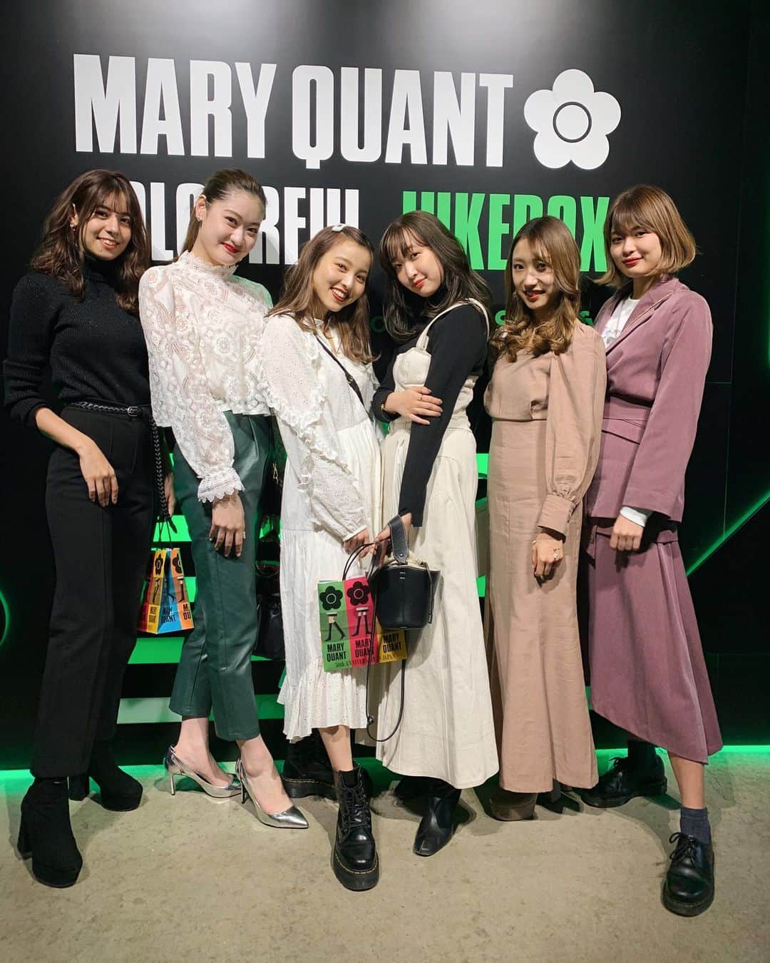 高橋野乃子さんのインスタグラム写真 - (高橋野乃子Instagram)「． MARYQUANTのイベントへ行きました！  春の新作のアイシャドウがたくさん出てて すっごい可愛かった ♡⃛ ♡⃛ 新しい質感のグリッターが可愛くて 使うのが楽しみ… わたしは、オレンジ系のシャドウと 珍しくパープルのアイシャドウを ゲットしました ♡⃛ #maryquant  #eyeopener  #mqevent #colourfuljukebox #ss新作」2月1日 20時41分 - _nonstyle_