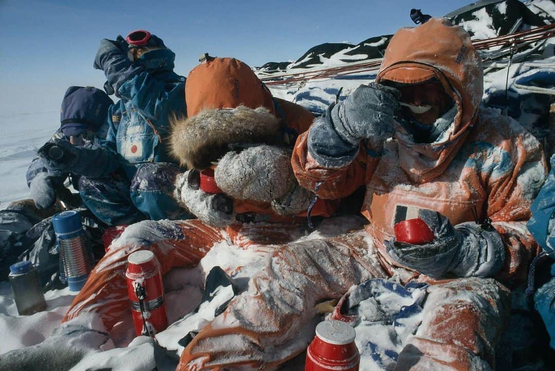 THE NORTH FACE JAPANさんのインスタグラム写真 - (THE NORTH FACE JAPANInstagram)「【THINK SOUTH FOR THE NEXT】 昨年11月10日に東京国際フォーラムで開催されたシンポジウムの模様を特設サイトにて更新。  南極大陸横断国際隊が南極点に立ってから30年。 棚氷の融解をはじめとする南極大陸の環境悪化やその影響を受けやすい海、そして地球環境の現状に目を向け直ちに行動を起こす時が来ています。  次世代、つまり我々に向けて発しているメッセージをプロフィール内リンクよりご覧ください。  #thinksouthforthenext  #tnfjp #thenorthface #neverstopexploring  #globalwarming  #ザノースフェイス」2月1日 21時07分 - thenorthfacejp