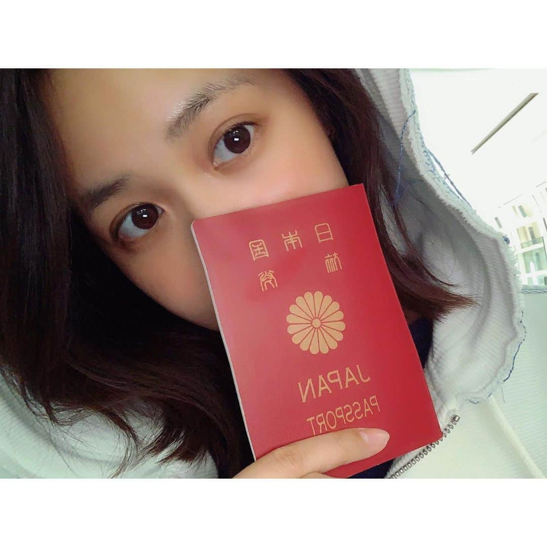 VANRIさんのインスタグラム写真 - (VANRIInstagram)「✈︎ 帰国して間もないのですが…また行ってきます👋🏻 忙しないでしょ？笑 ワカルヨ。w #家族旅行 #現地集合 #果たして無事会えるのか」2月1日 21時24分 - vanri0121