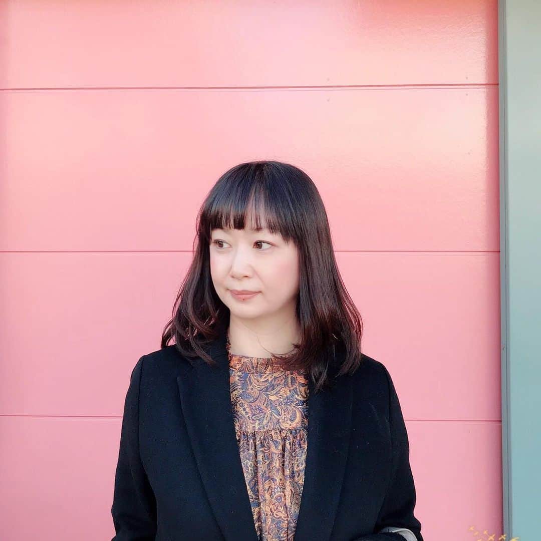 櫛引彩香のインスタグラム：「ピンクの壁だねー♪ （プリプリのメロディ）」