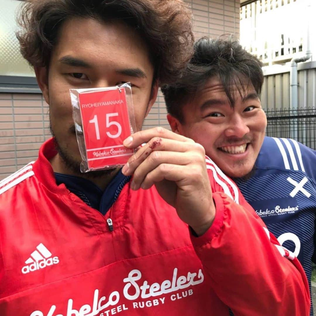 山中亮平のインスタグラム：「明日はVSドコモ 13:00 kick off💪 神戸総合運動公園ユニバー記念競技場  PCパスケース買ってね😉👌 #kobelcosteelers  #vsドコモ #PCパスケース #買ってね #応援宜しくお願いします」