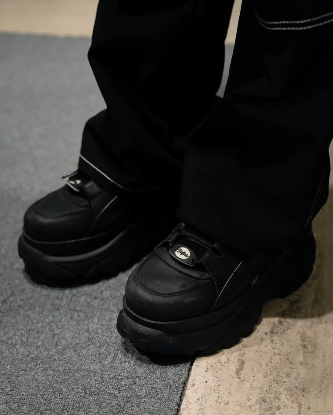 Fashionsnap.comさんのインスタグラム写真 - (Fashionsnap.comInstagram)「【#スナップ_fs】 Name Lee Miho  Jacket  #8seconds Pants #RUNNINGHIGH Shoes #Buffalo Eyewear #KENZO  #fashionsnap #fashionsnap_women」2月1日 21時38分 - fashionsnapcom