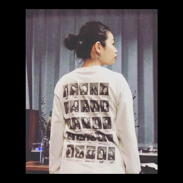 平祐奈さんのインスタグラム写真 - (平祐奈Instagram)「FILM is ART 今日からTシャツも期間限定販売してます！ ネット予約なのでタグ付けしている公式アカウントからCHECKしてみてね🕴 男女兼用で着れまーす！ 着たらぜひ見せてね☺︎」2月1日 21時50分 - yunataira_official