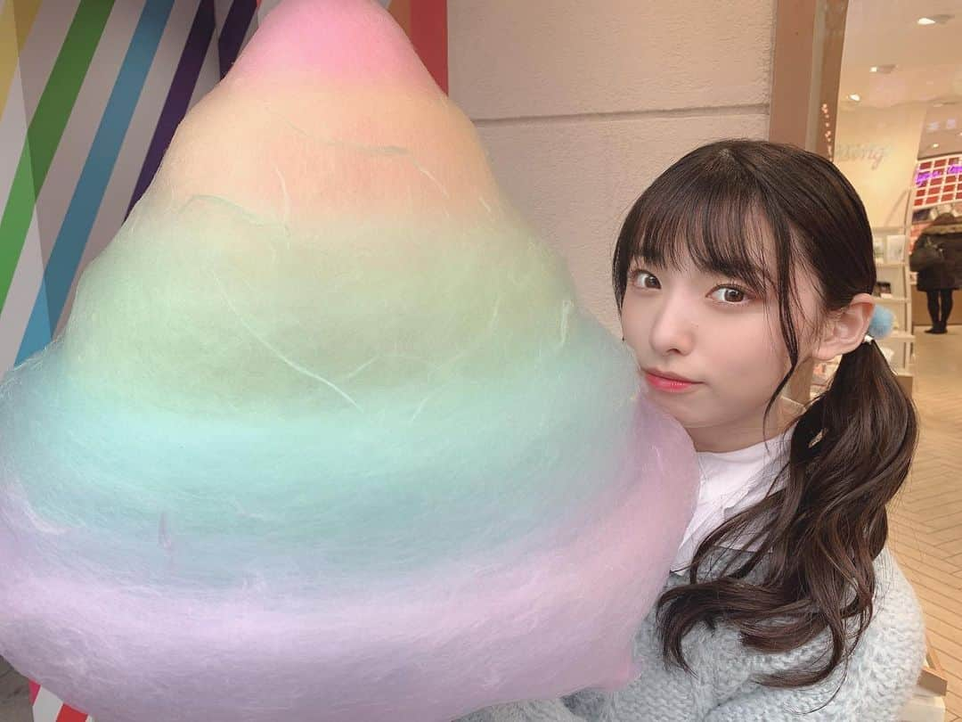 久保怜音さんのインスタグラム写真 - (久保怜音Instagram)「﻿ わたあめ☁️🍬﻿ ﻿ #わたあめ﻿ #原宿﻿ #トッキィキャンディファクトリー﻿ #レインボーわたあめ」2月1日 21時48分 - satone_kubo