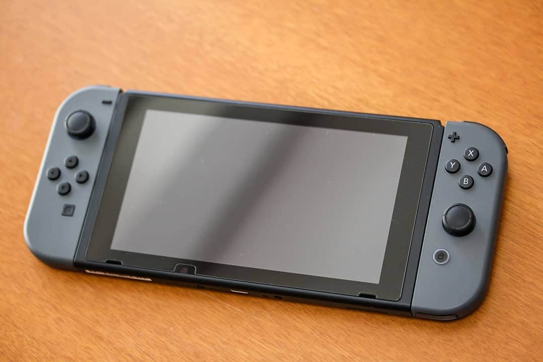 斧口智彦のインスタグラム：「Switch、2枚目。  #写真好きな人と繋がりたい #物撮り#ニンテンドーSwitch#Switch#ゲーム#任天堂#game」