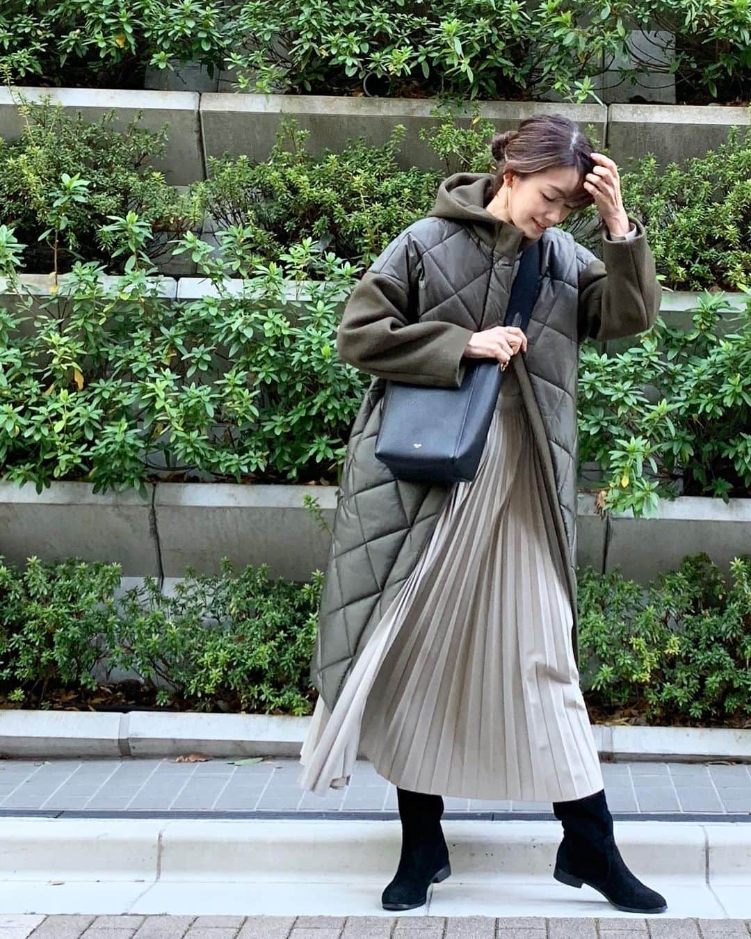 武藤京子さんのインスタグラム写真 - (武藤京子Instagram)「* * 昨日のお洋服 * khaki×beige×black * #ootd  #コート #elendeek #エレンディーク  #ワンピース #lephil #ルフィル  #バッグ #celine #セリーヌ  #靴 #greenlabelrelaxing #グリーンレーベルリラクシング  #アメブロ更新しました」2月1日 22時04分 - kyokomuto0628