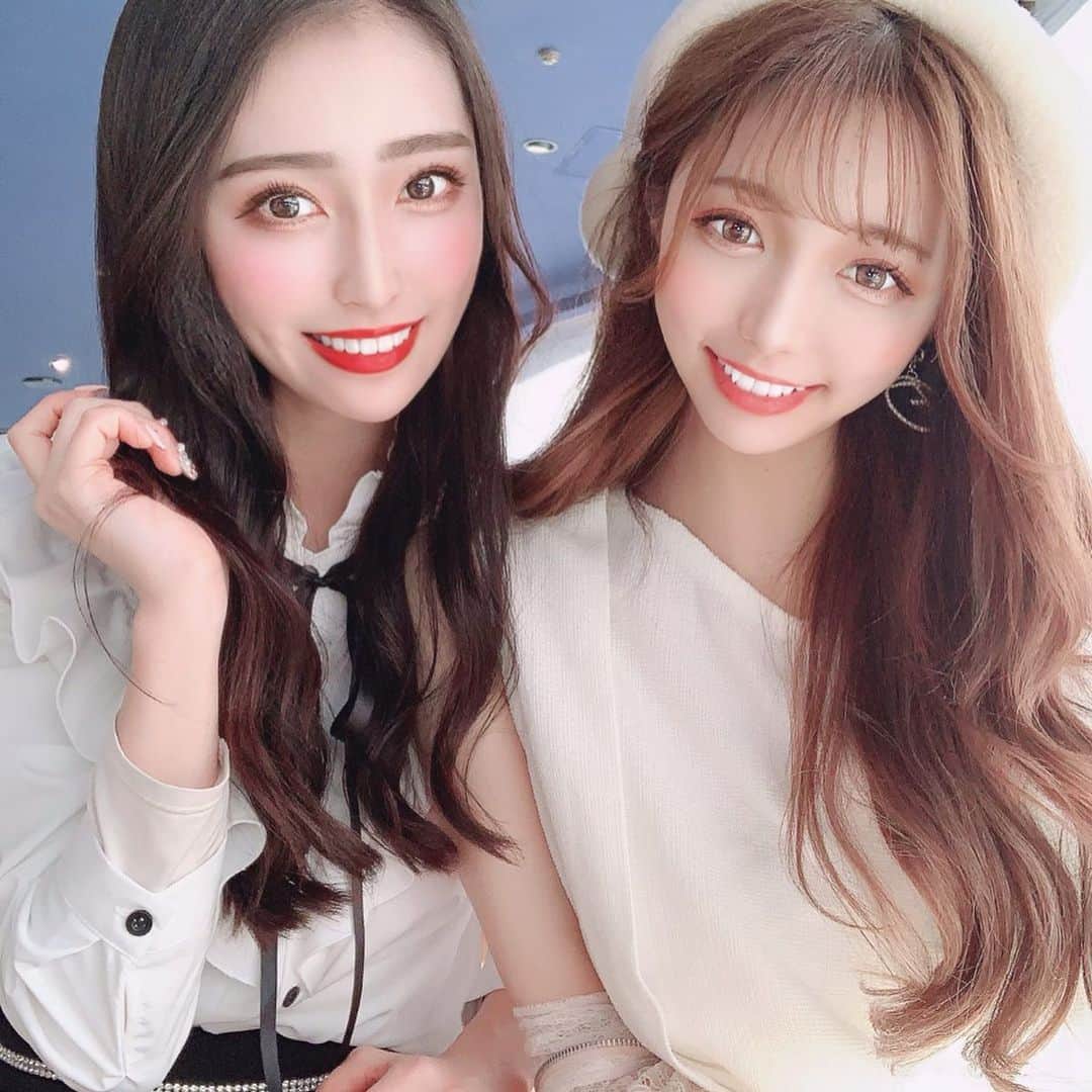 あやちゃんさんのインスタグラム写真 - (あやちゃんInstagram)「ツーショット🍒💗 久しぶりに鬼語った🥂✨ #銀座スカイラウンジ #マロンシャンテリー #銀座 #銀座カフェ #銀座グルメ #銀座ランチ #銀座スイーツ #有楽町カフェ #有楽町ランチ #交通会館スカイラウンジ #東京會舘 #カフェ巡り #アフタヌーンティー #ホワイトコーデ #ベレー帽 #チャイボーグ」2月1日 22時14分 - aya.you.love.r