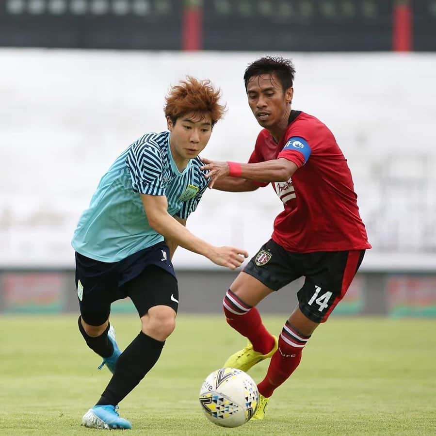 中村駿介のインスタグラム：「インドネシアきてすぐですが初めての練習試合やりましたー☺️⚽️コンディションあげてきます！！ This is first game for me Indonesia ⚽️⚽️ I will make the best condition faster👊 #バリ島#bali #人1#インドネシア在住#新座#新座市#埼玉県」