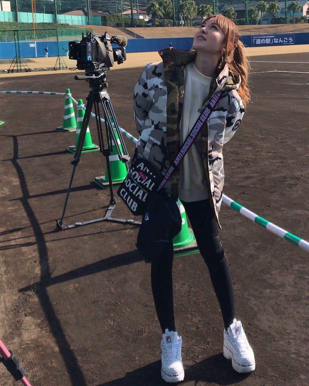 森藤恵美さんのインスタグラム写真 - (森藤恵美Instagram)「日差しが暖かいキャンプ初日でした🌞 でも風は冷たかったし、夜はやっぱり寒いね🤧 #プロ野球キャンプ #プロ野球 #キャンプ #宮崎 #南郷 #西武ライオンズ」2月1日 22時27分 - emi_morifuji